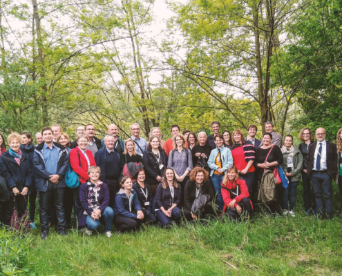 Gruppenfoto der bilateralen Konferenz über die Zukunft der Grenzmur